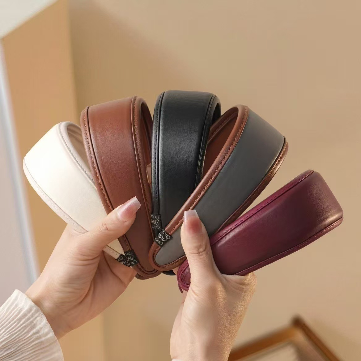 Leatherwork Rings - Retro skórzana opaska na głowę dla