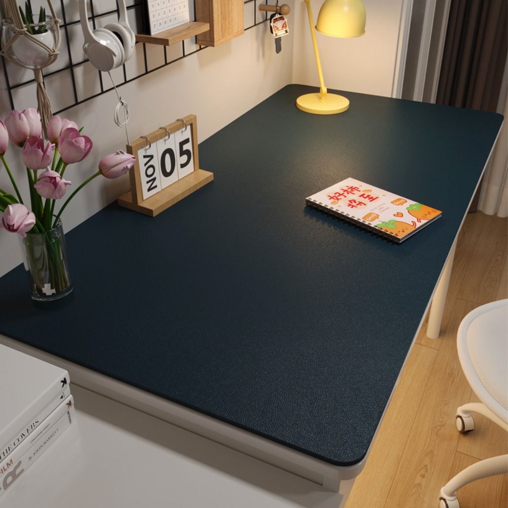 Prosta mata na biurko dla uczn – Leatherwork Table recenzja i cena
