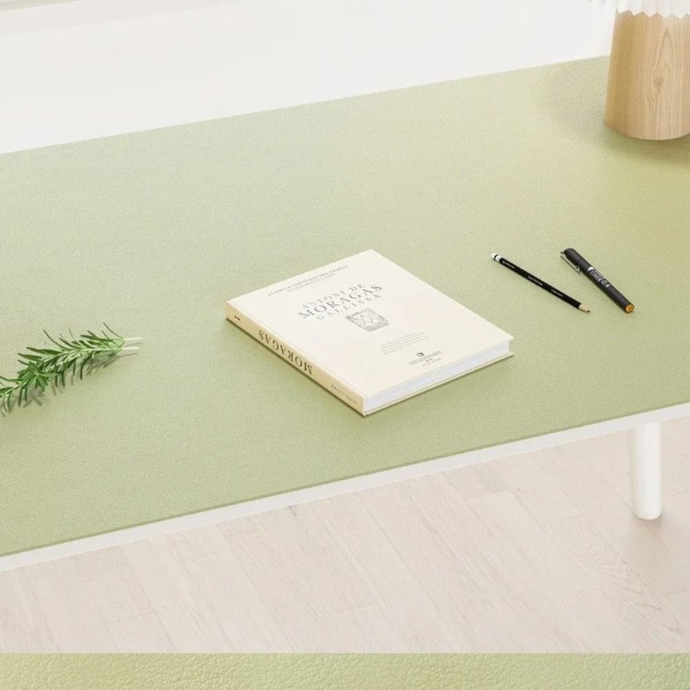 Prosta mata na biurko dla uczn – Leatherwork Table recenzja i cena