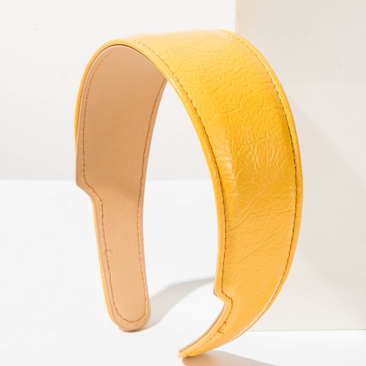 Elegancka skórzana opaska do w – Leatherwork Rings recenzja i cena