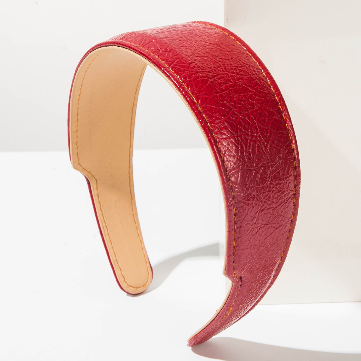 Elegancka skórzana opaska do w – Leatherwork Rings recenzja i cena