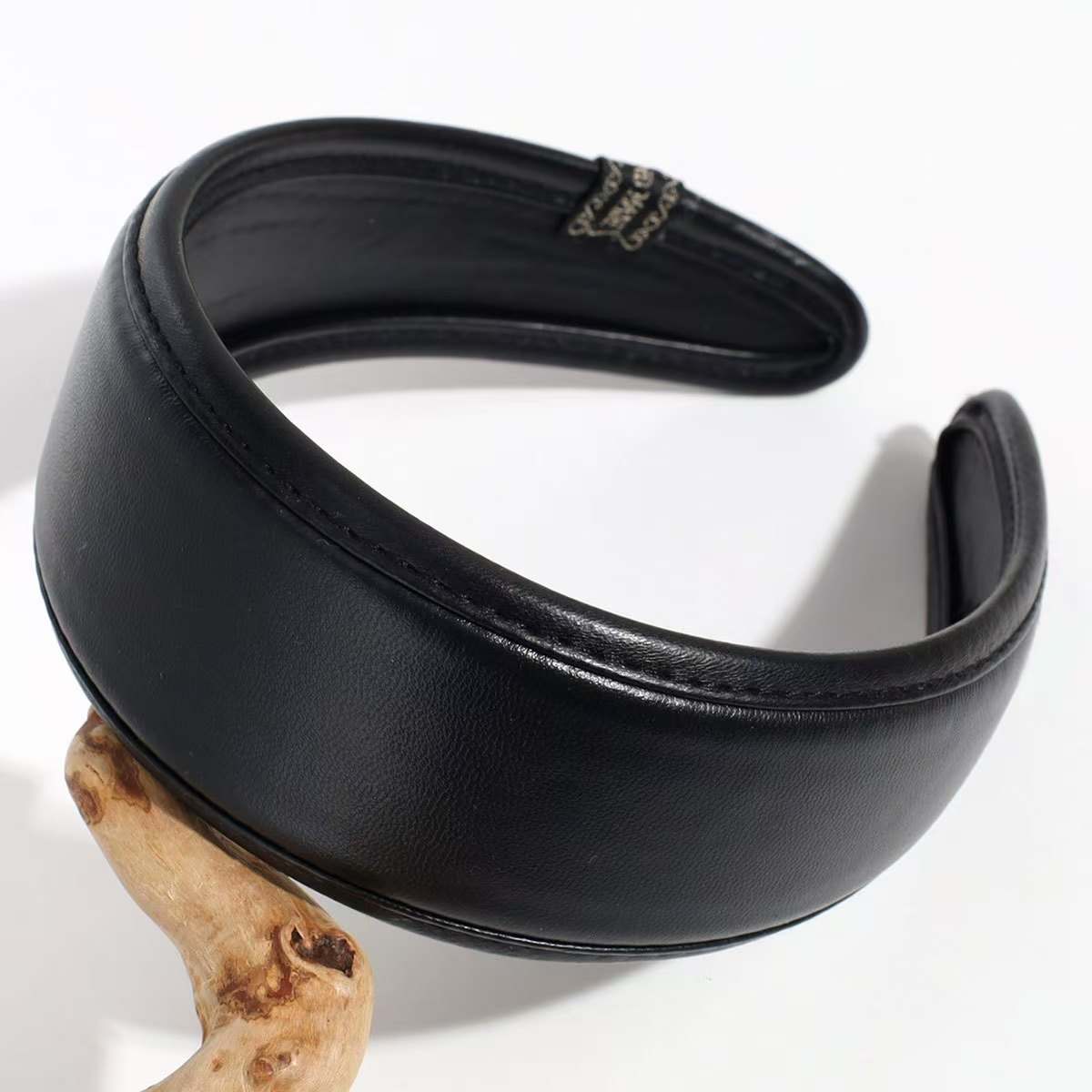 Retro skórzana opaska na głowę – Leatherwork Rings recenzja i cena